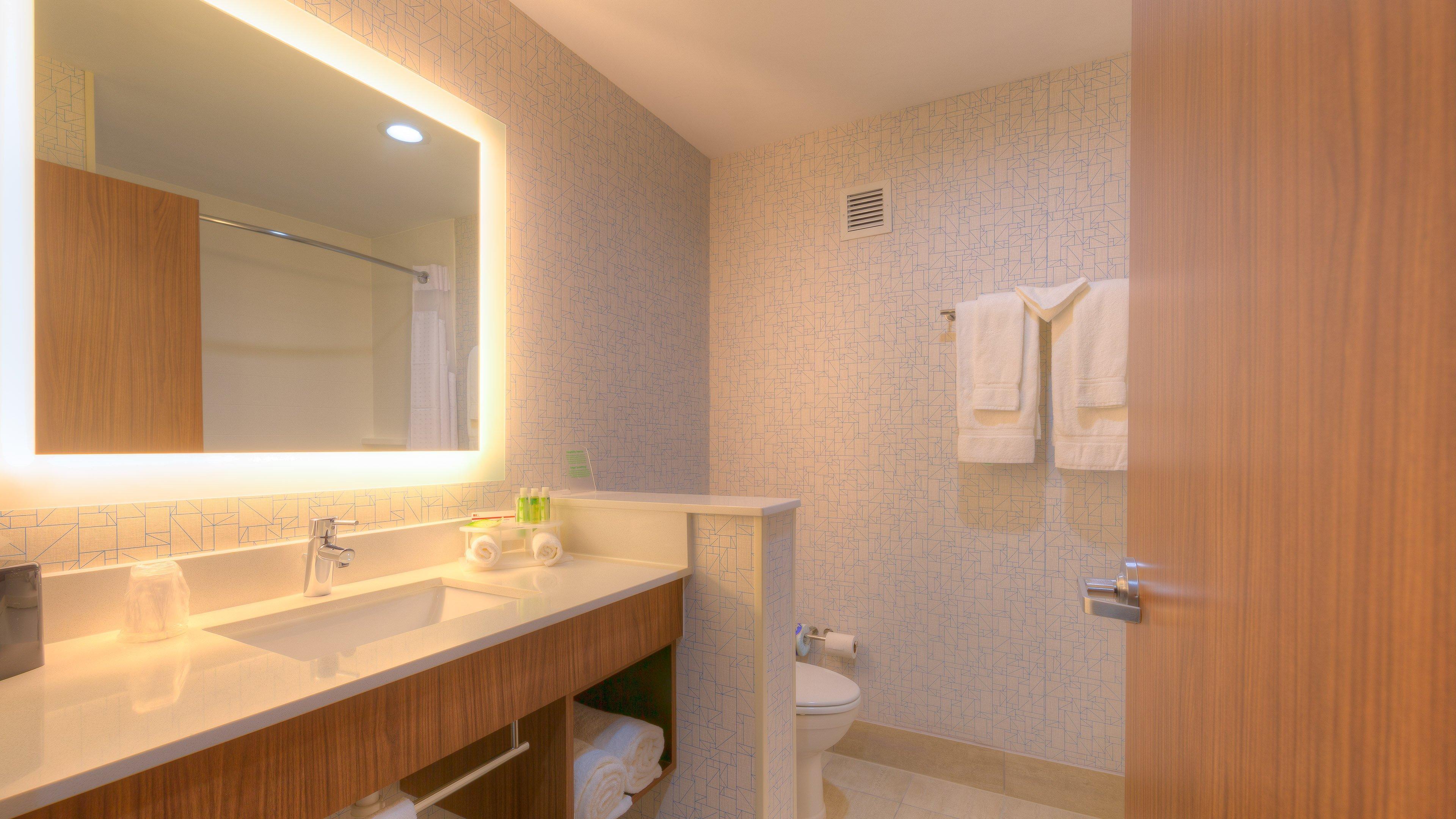 Holiday Inn Express & Suites Tulsa Midtown By Ihg Exterior foto