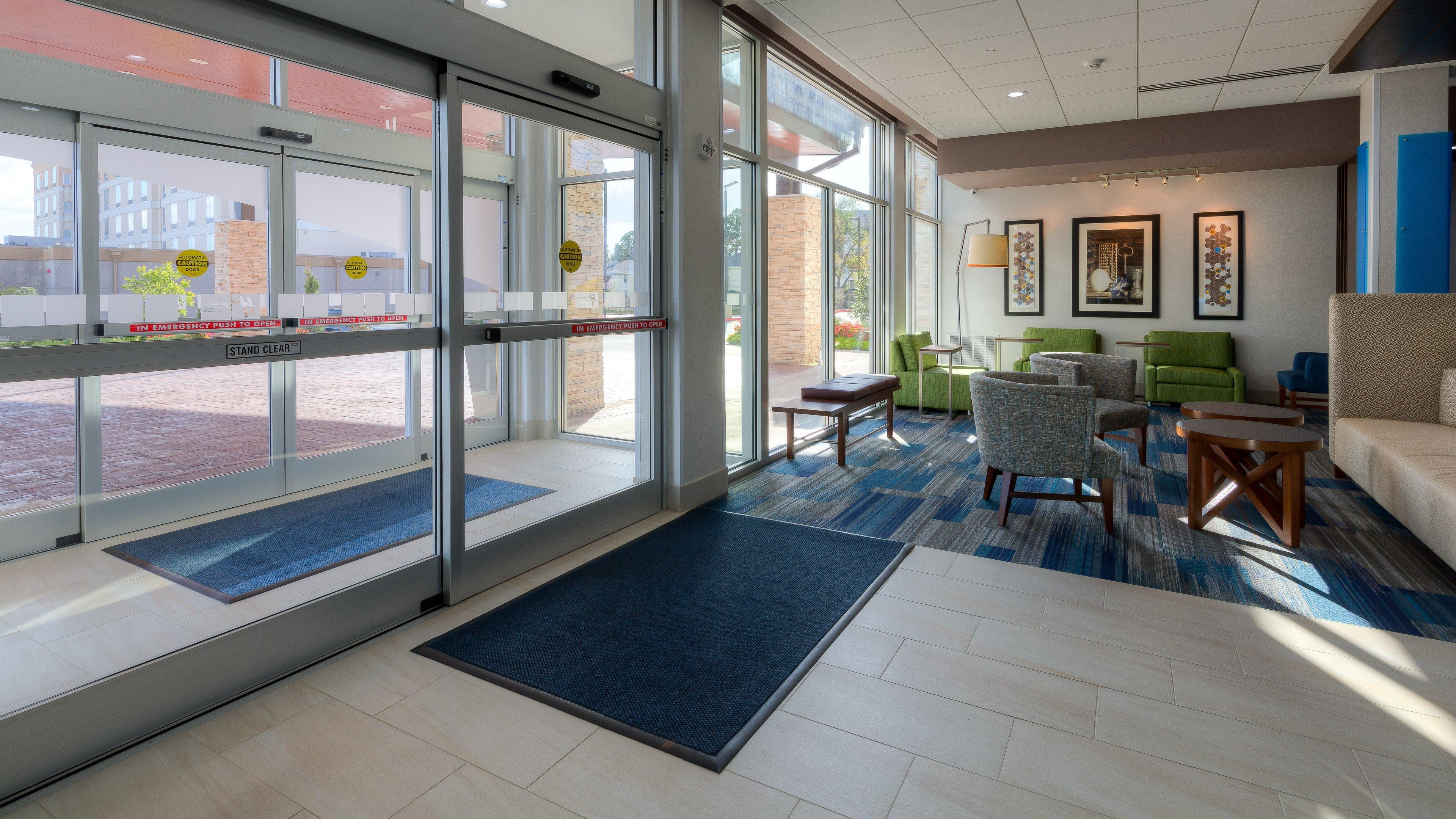 Holiday Inn Express & Suites Tulsa Midtown By Ihg Exterior foto