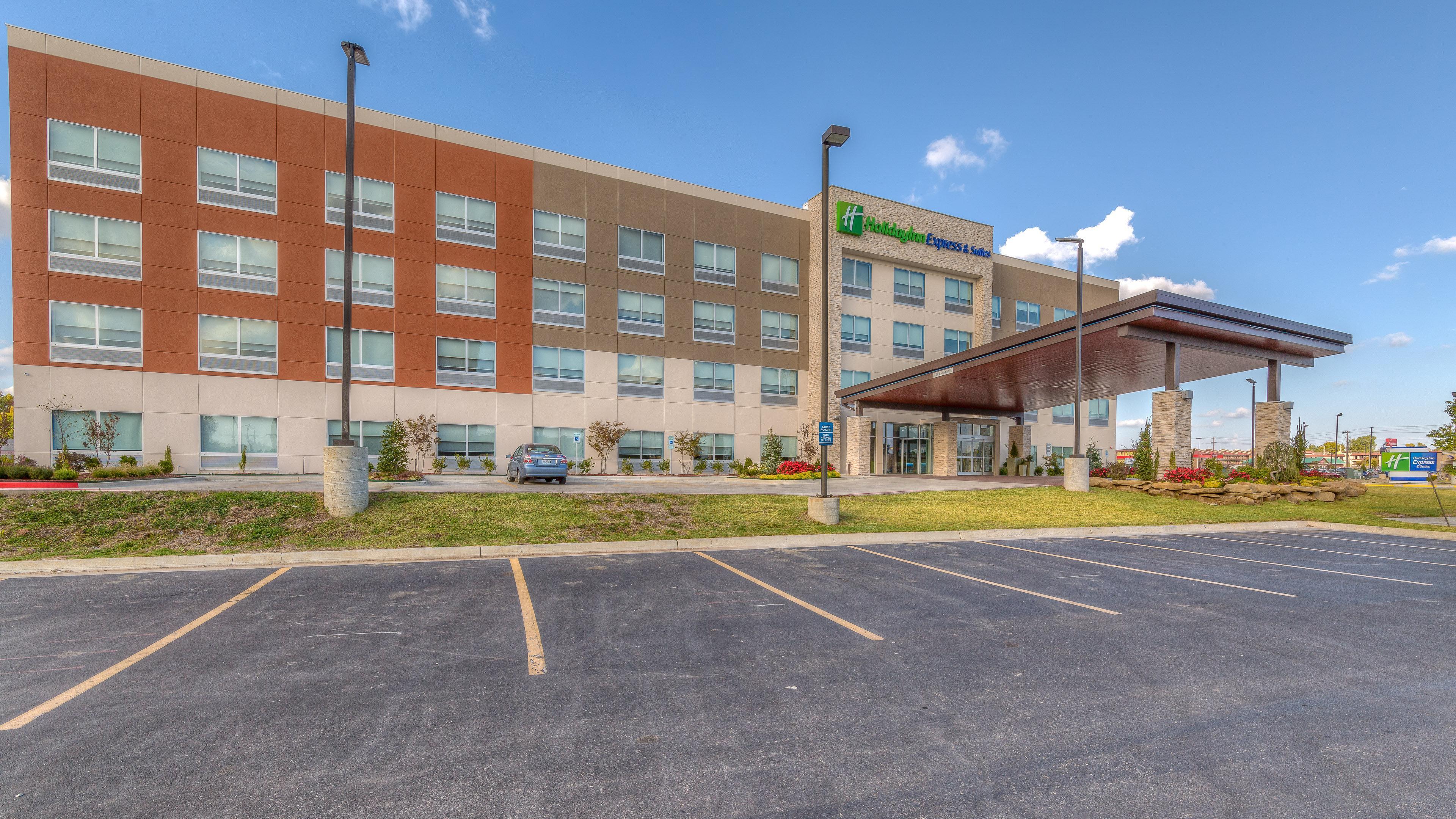 Holiday Inn Express & Suites Tulsa Midtown By Ihg Exterior foto