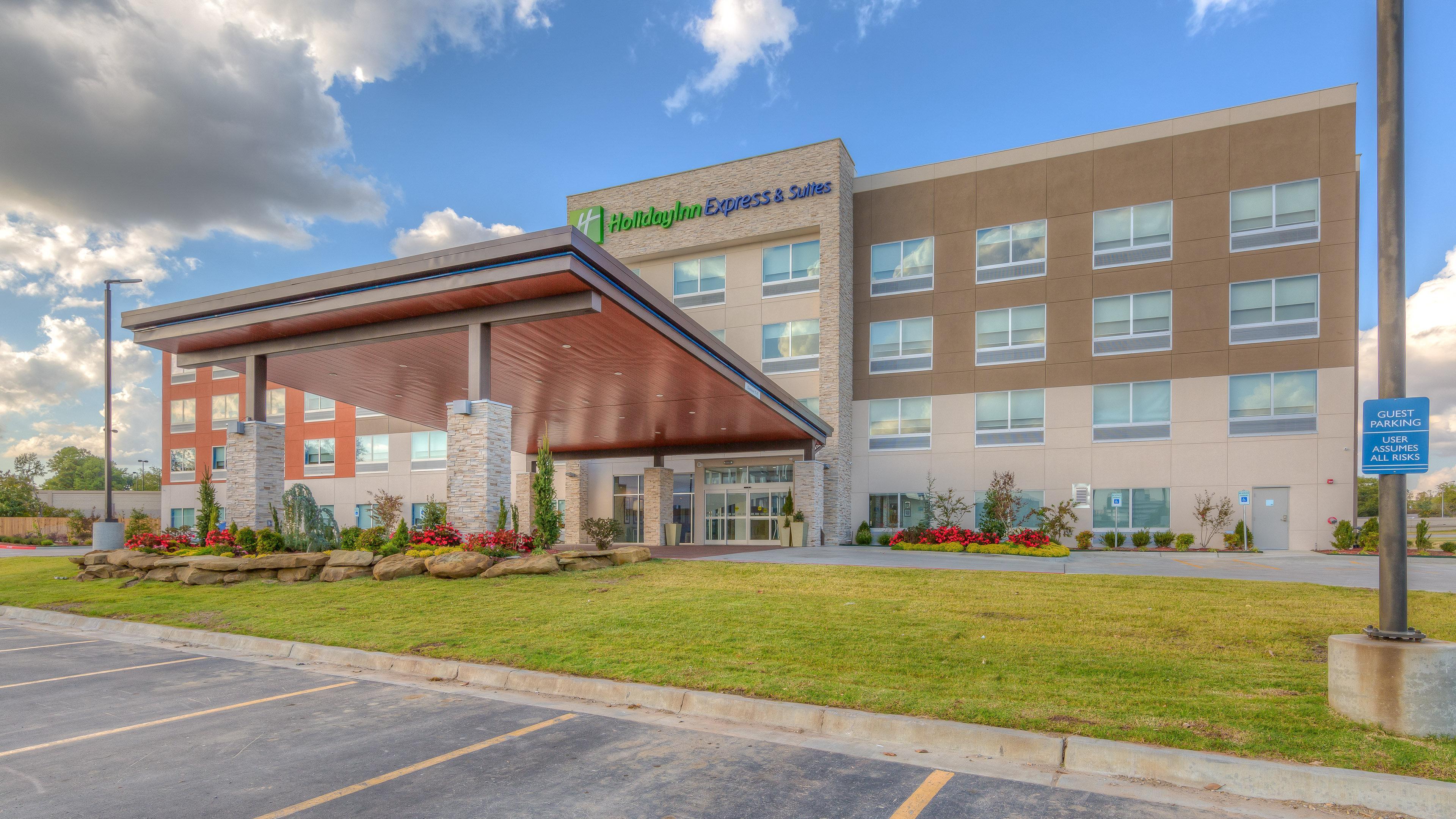 Holiday Inn Express & Suites Tulsa Midtown By Ihg Exterior foto